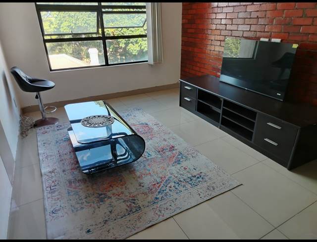 2 BEDROOM FLAT FOR SALE IN ESSENWOOD